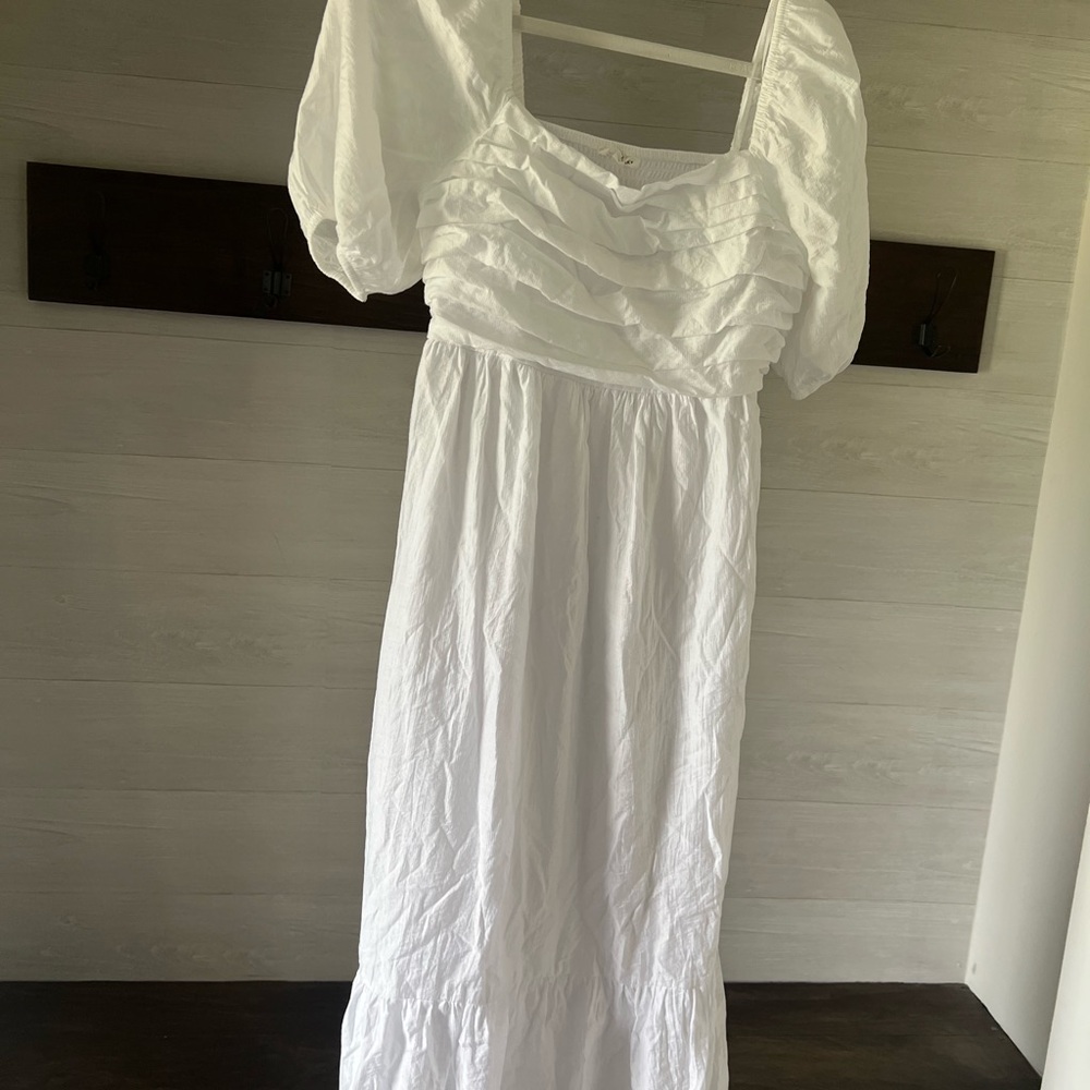 Chic White Ruffled Maxi Dress
